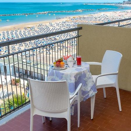 Hotel Belsoggiorno Cattolica Eksteriør billede