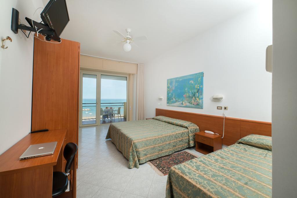Hotel Belsoggiorno Cattolica Eksteriør billede
