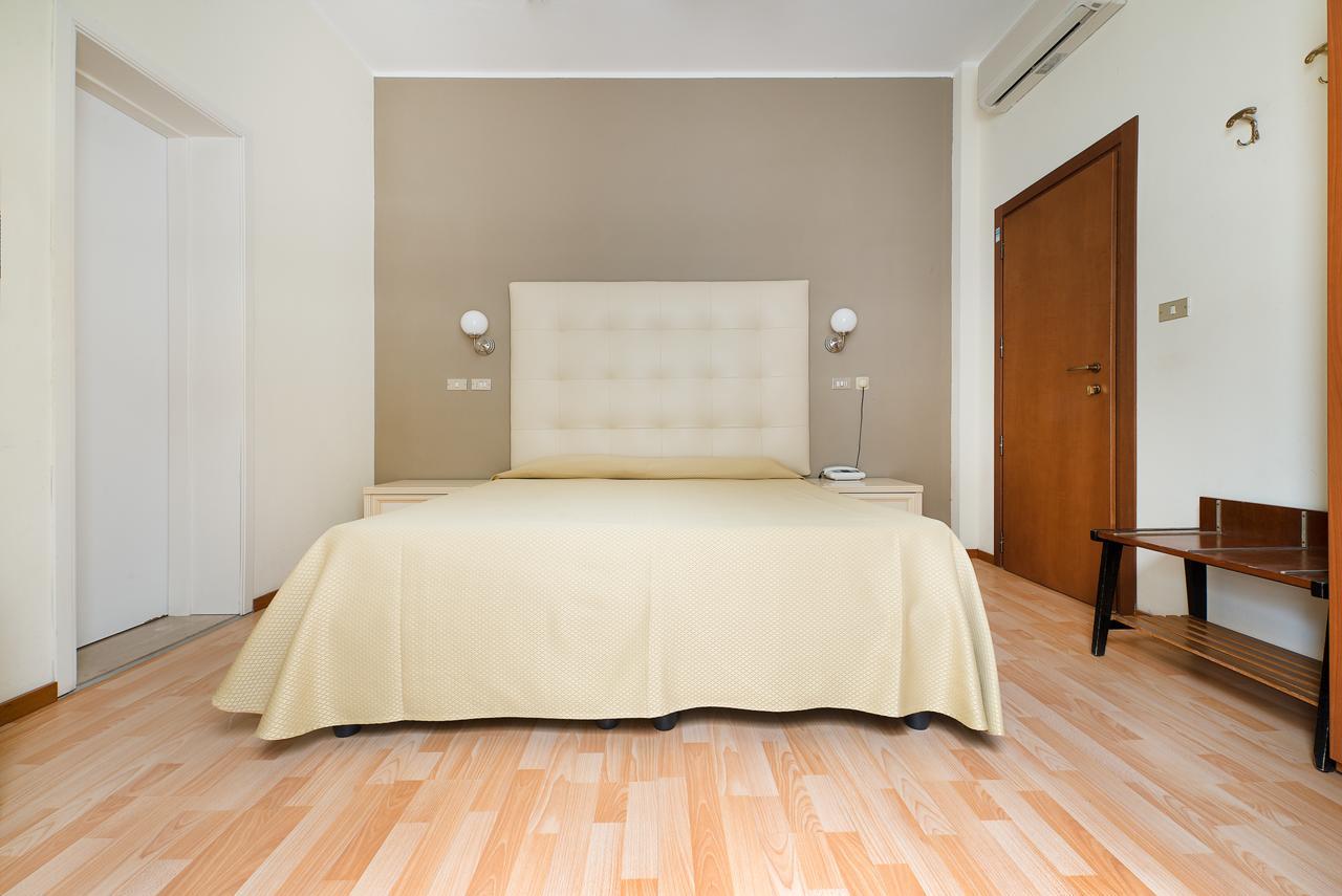 Hotel Belsoggiorno Cattolica Eksteriør billede